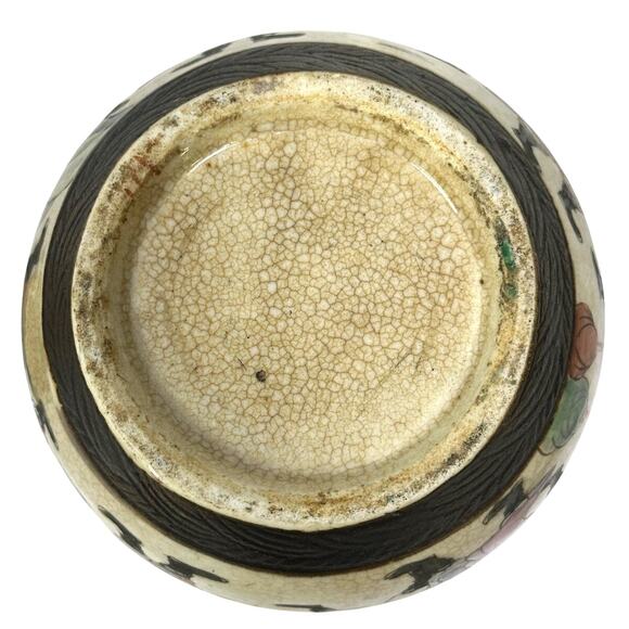 Antique Early 1900's Chinese Porcelain Warrior Themed Ginger Jar with Lid - Picture 9 of 9